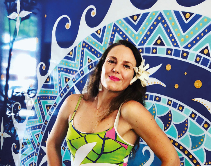 Nouvelle exposition aux Îles Sous-le-Vent "Tahitian Lagoons and Sunsets" : l'artiste Tvaite en résidence au Méridien Bora Bora