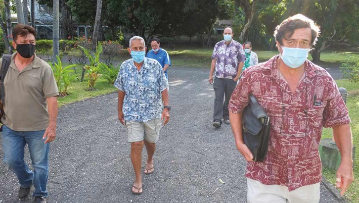 Brouillard politique, pression sociale et économie en berne : le Pays sous tension