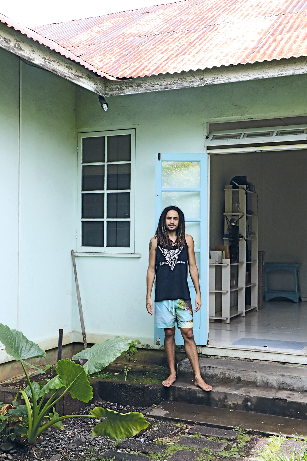 Devant son fare, une vieille maison de ville datant du début du XXe siècle. Crédit photo : Laura Théron