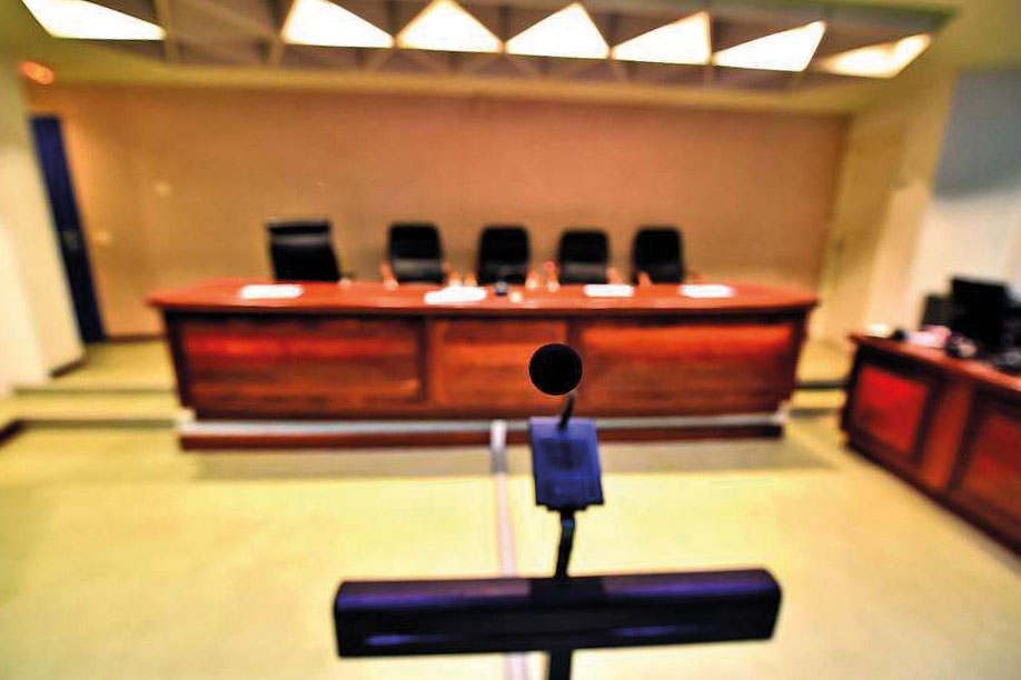 Justice : “le coup était si fort qu'on voyait l'os du crâne”