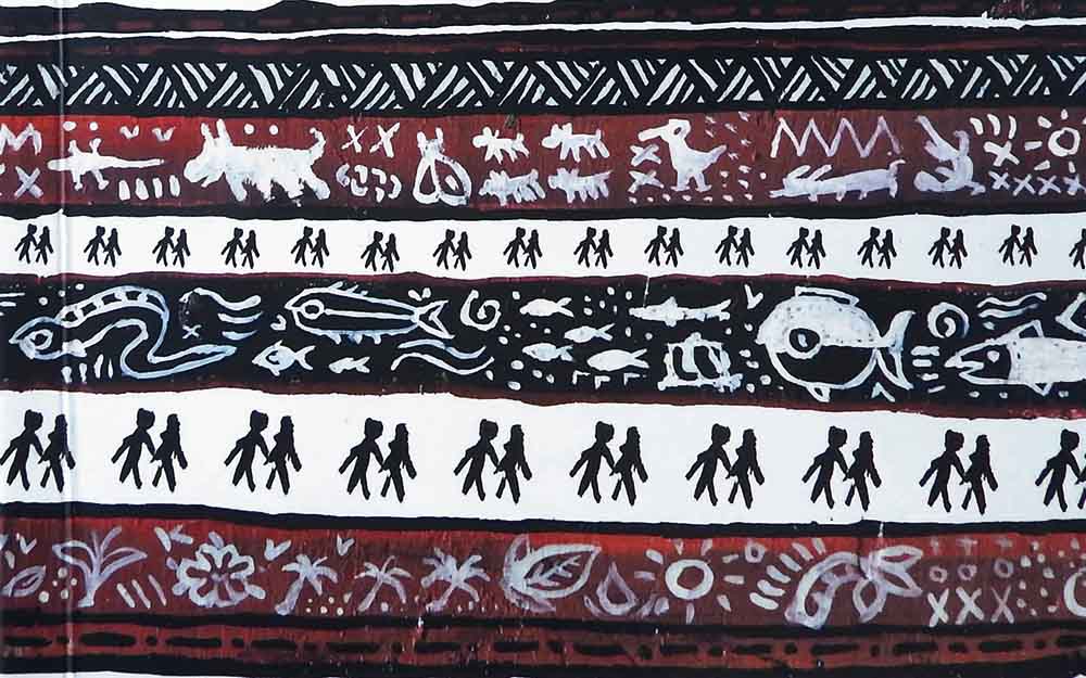 Ceci est l'illustration qui figure sur la première de couverture. Cette frise semble rappeler les différentes interactions entre l'Homme, la faune et la flore qui régissent le monde. Crédit photo : Ariitaimai Amary