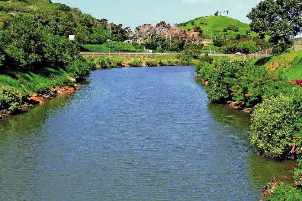 Le corps d’un homme d’une quarantaine d’années a été retrouvé samedi dernier dans l’arroyo qui longe Ko We Kara, à Nouméa. Crédit photo : S.M