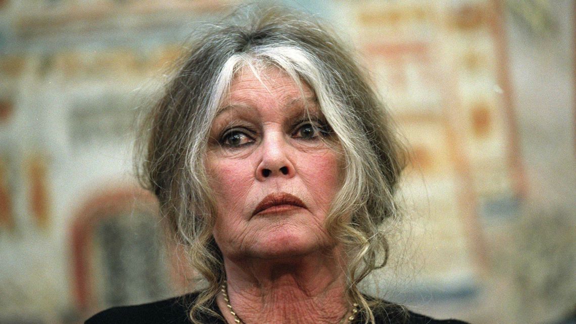 "Mangeurs de chiens" : Brigitte Bardot, lectrice de Tahiti Pacifique, fait le buzz !
