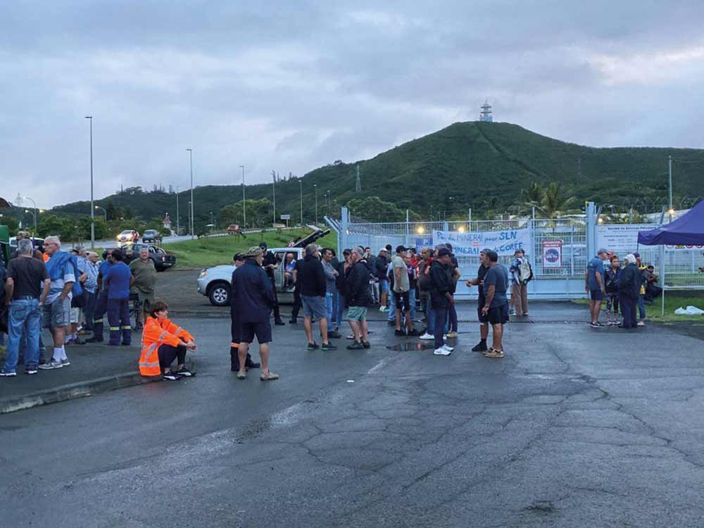 Plus de 200 personnes étaient présentes au rendez-vous donné tôt ce jeudi matin. Crédit photo : Lucile Courtot / LNC