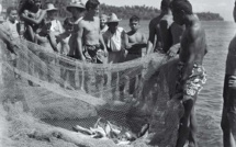 Qui n’entend qu’une cloche n’entend qu’un son